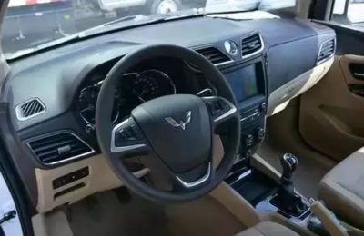 汽车油门加不上油是什么原因？怎么办？